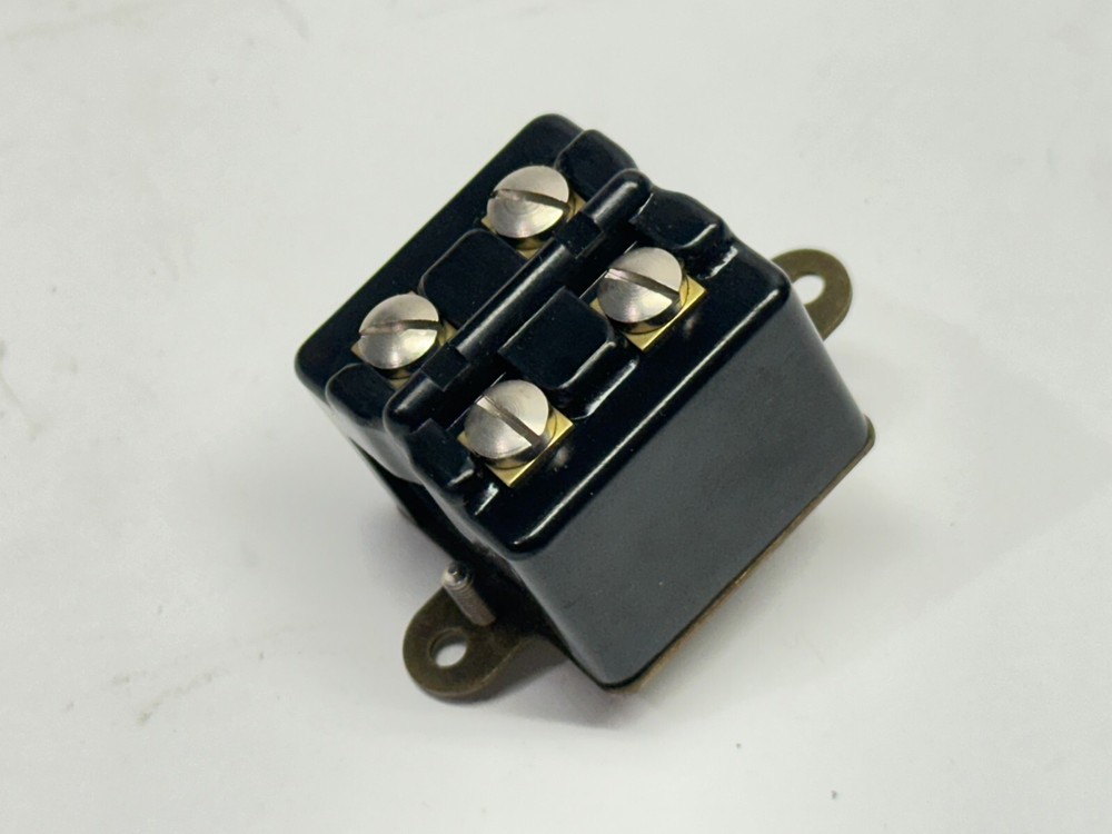 Toggle Switch ~4/380AC ~6/250AC
