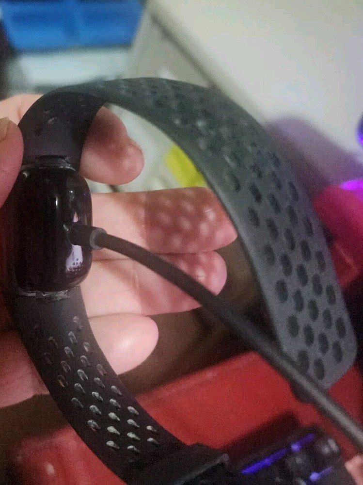 Fitbit Charge 5 FOR PARTS with Charger