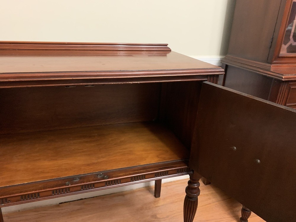 Antique Chippendale Style Mahogany Sideboard Buffet Cabinet Server