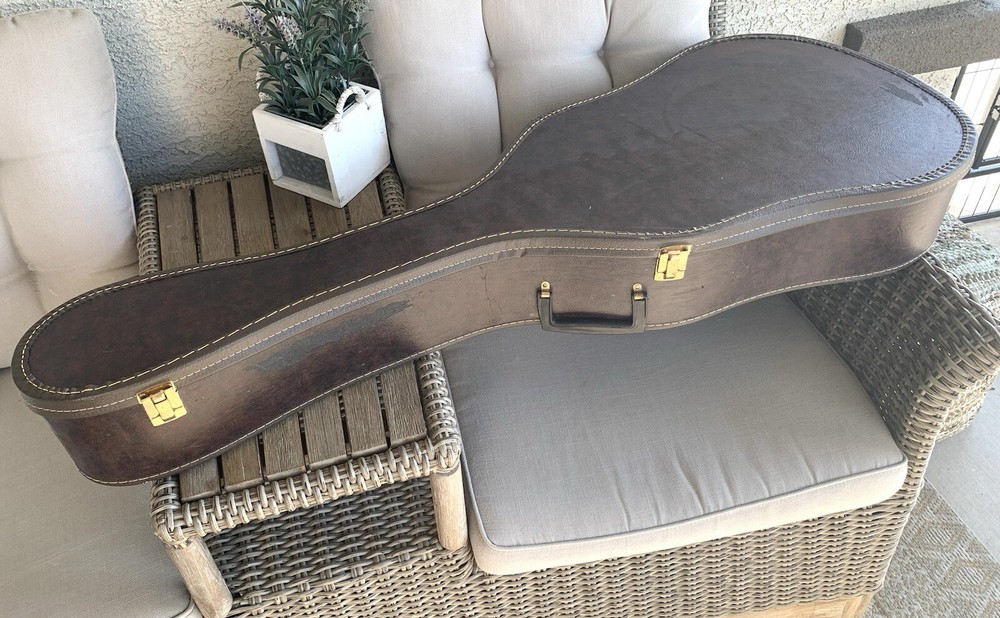 Vintage Guitar Case