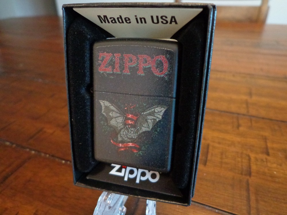ZIPPO BAT ZIPPO LIGHTER MINT IN BOX