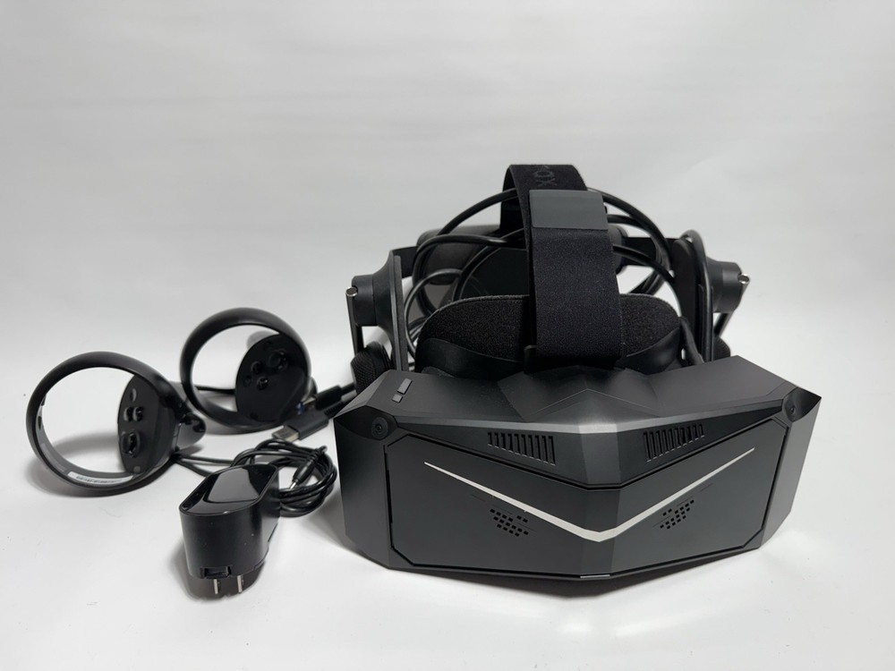 Pimax Crystal Light VR Headset with 2 Controllers