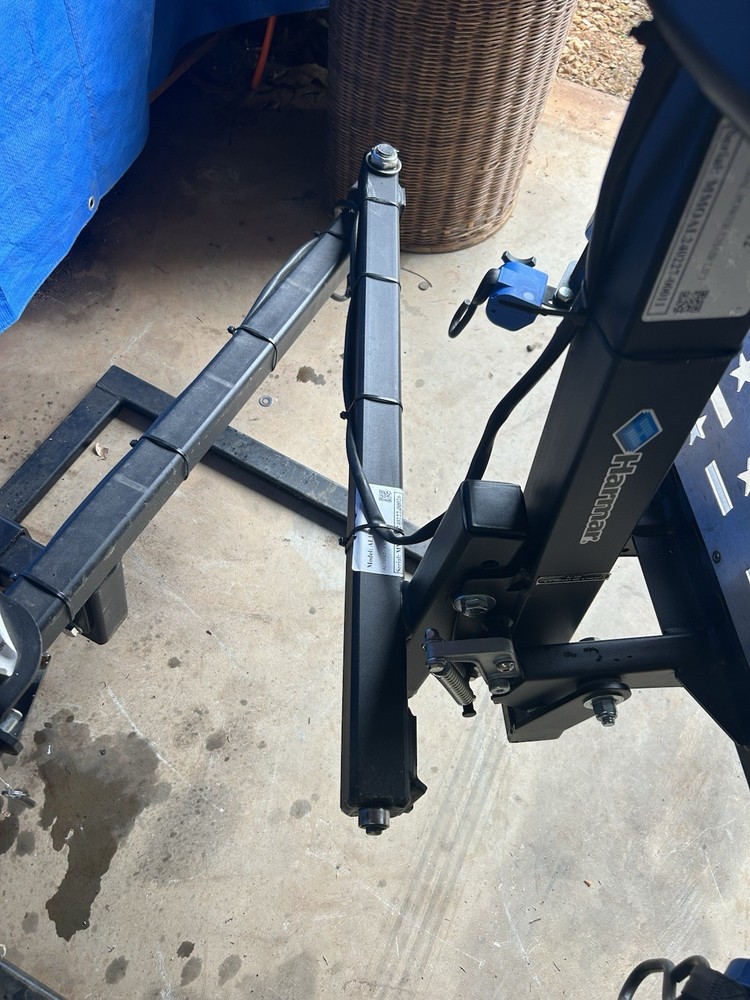 Harmar AL 500-Scooter lift- With Swingaway!