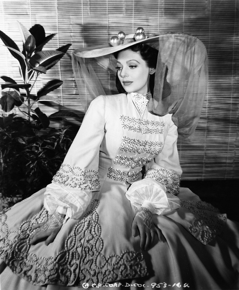 LORETTA YOUNG  8X10 PHOTO Z3105