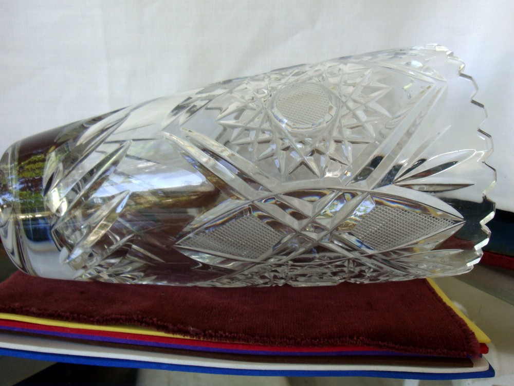 LEAD CRYSTAL DIAMOND SHAPE Beautiful VASE