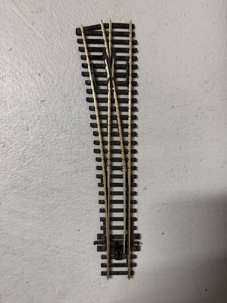 Various HO scale Peco Switches - Code 100