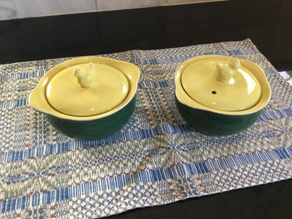 Set Vintage Hall yellow and green cookware/serveware chick handle