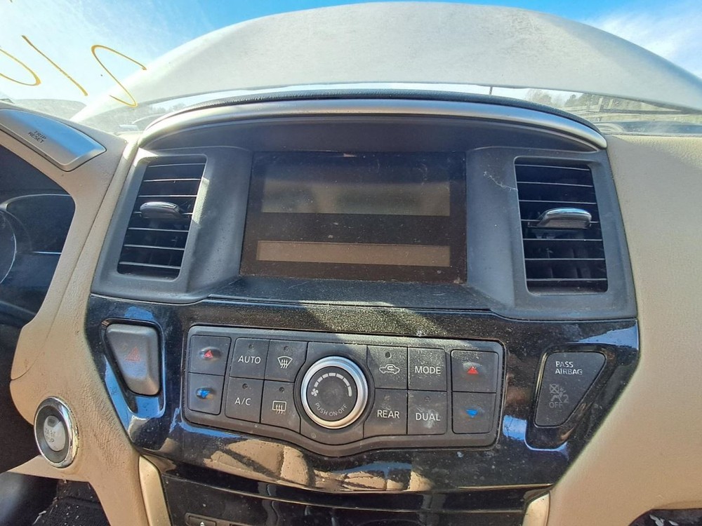 2016 Nissan Pathfinder Used Dash Screen Control Module 594-01565