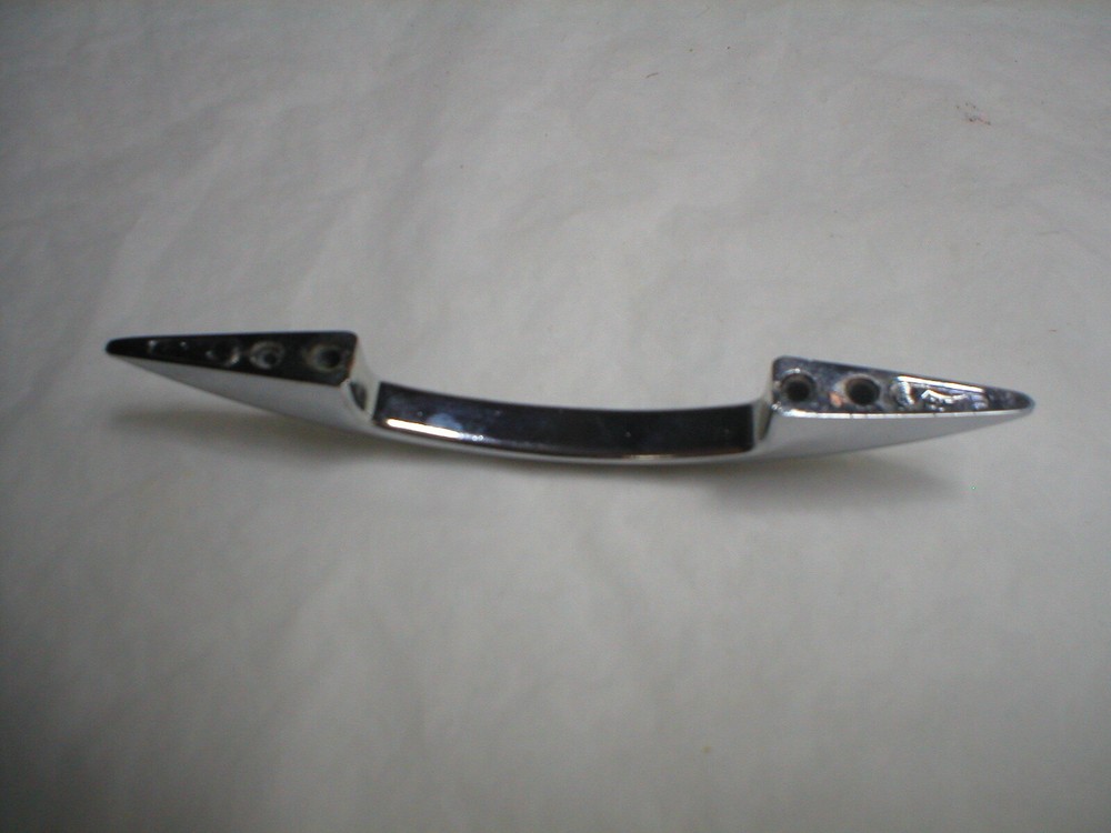Vintage Deco Mid Century 5 5/8" Draw Pull