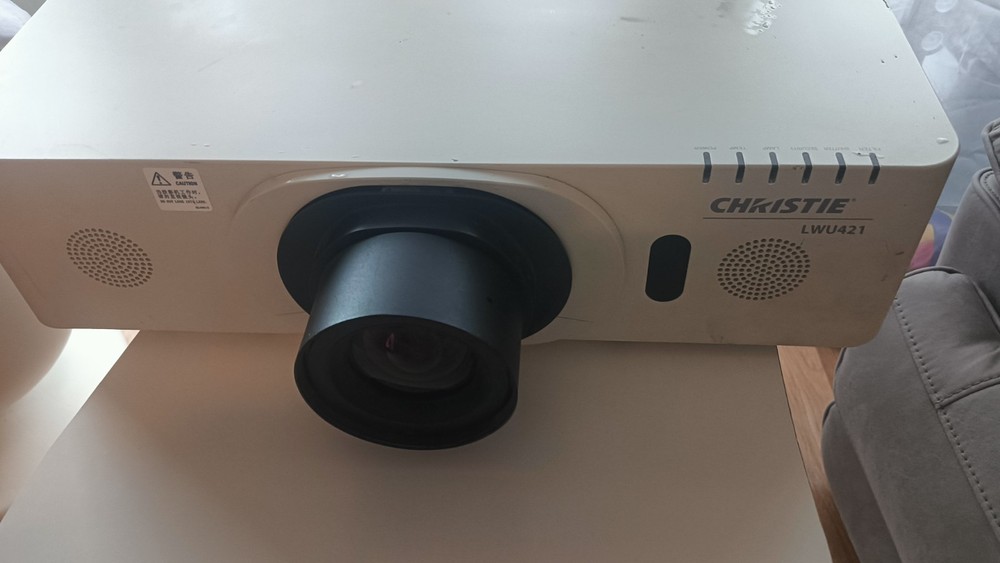 CHRISTIE LWU421 PROJECTOR