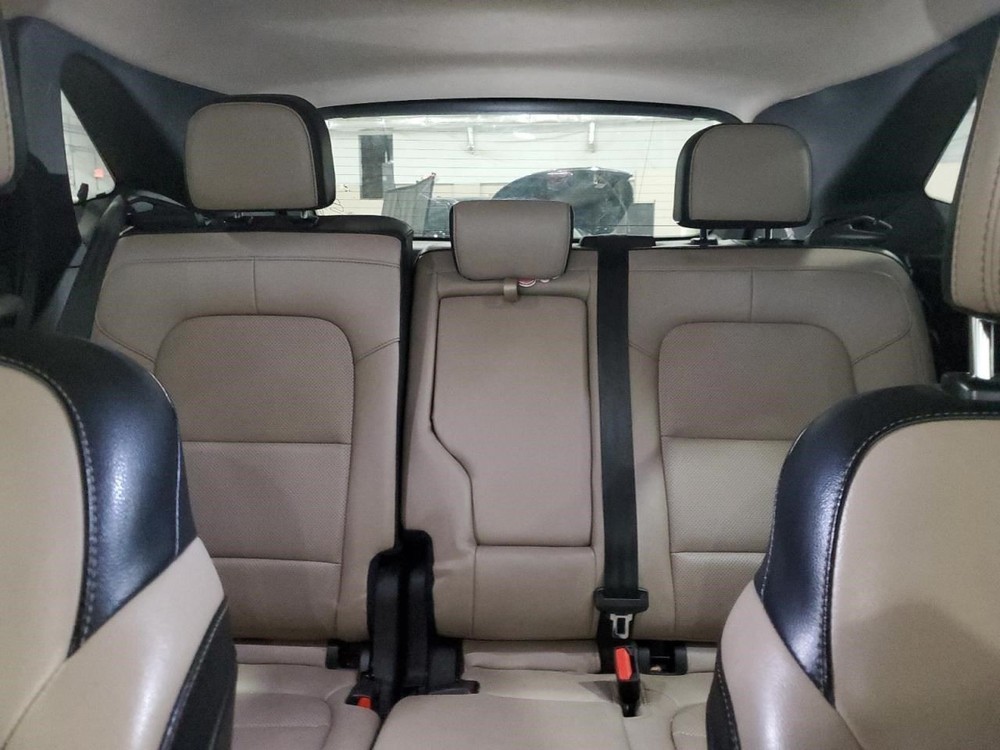 ESCAPE 2020 Glove Box 2092305