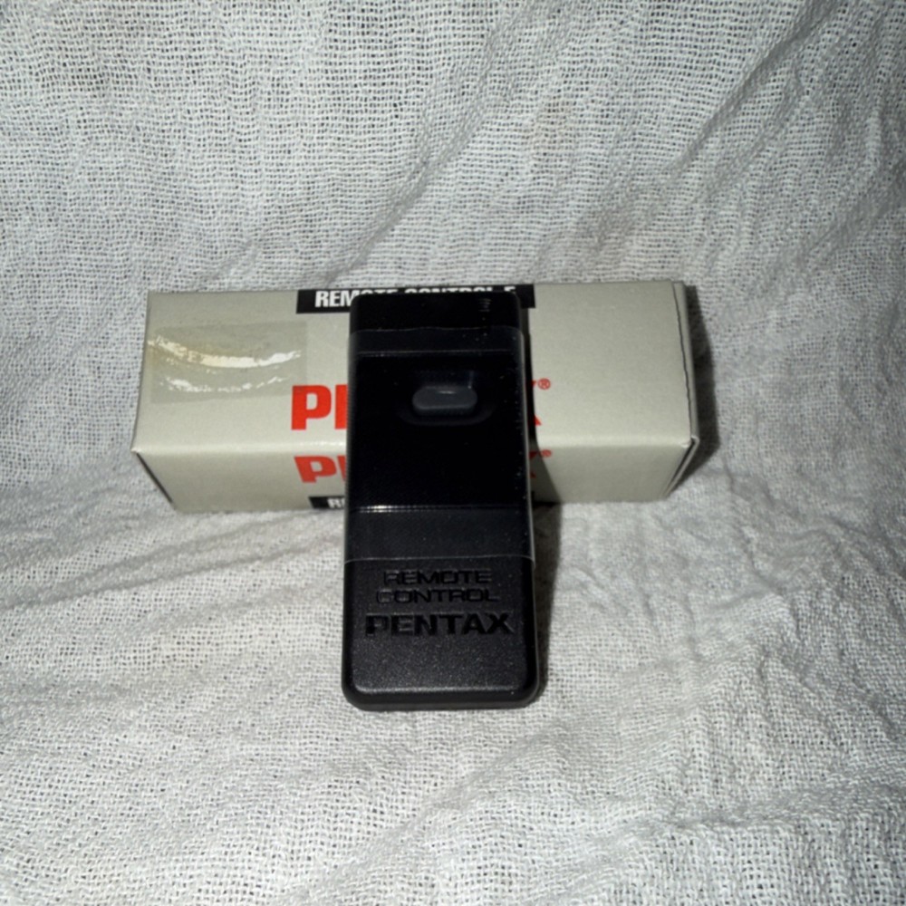 Pentax Remote Control F Wireless Shutter Release for Pentax Cameras Black
