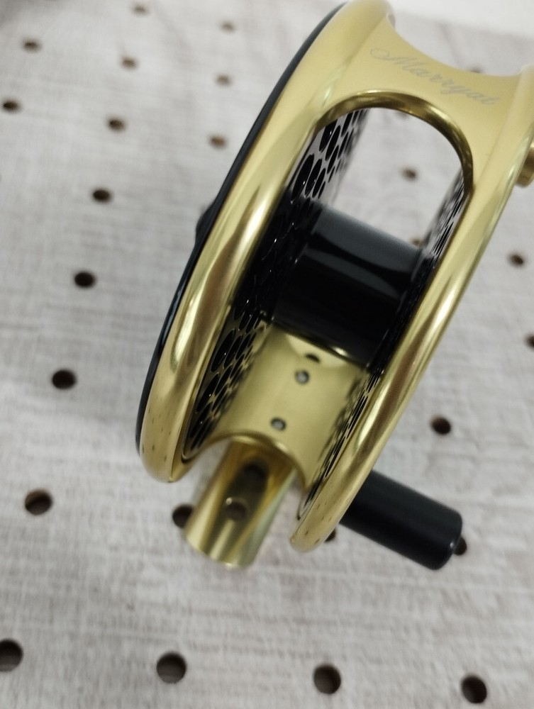 Excellent condition Mariette Light Tech LT-3TR