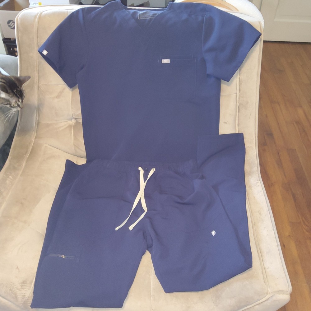 Figs Men’s Dark Blue Scrub Set Medium Pants Small Top Technical Collection