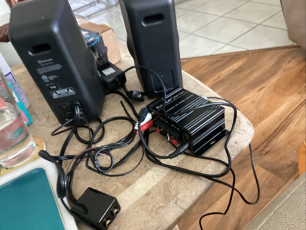 Black web Speakers And Kinter 2 Channel Amplifier