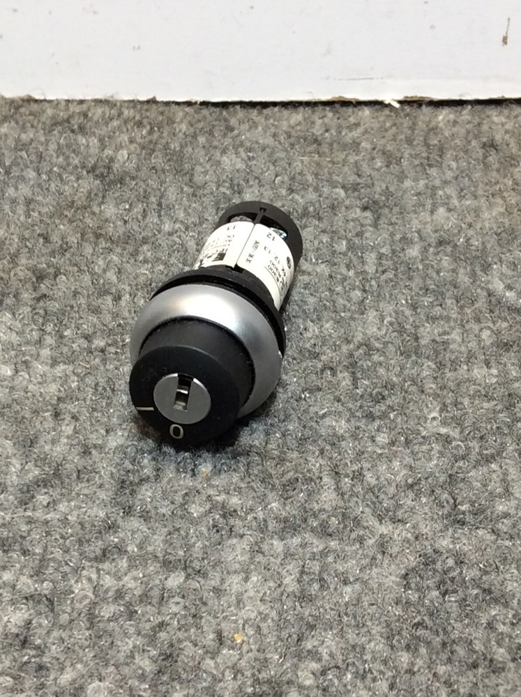 Eaton C22-WS-MS2-K11 2 Pos Key Operated Selector Switch