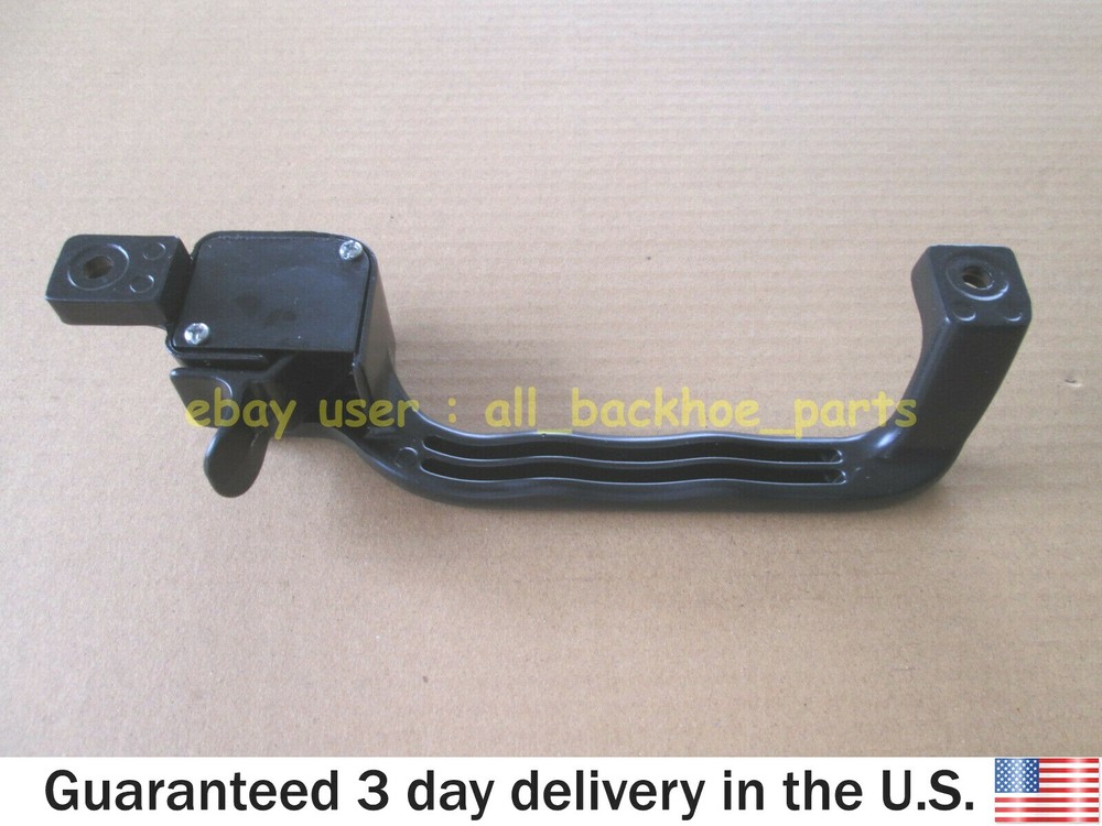 JCB BACKHOE - RIGHT HAND LATCH HANDLE REAR WINDOW (PART NO. 331/28235)