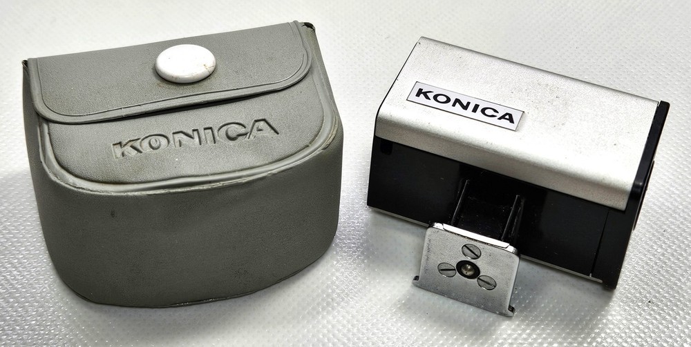 Konica Flash Cube Adapter for Vintage 35mm Cameras with Case