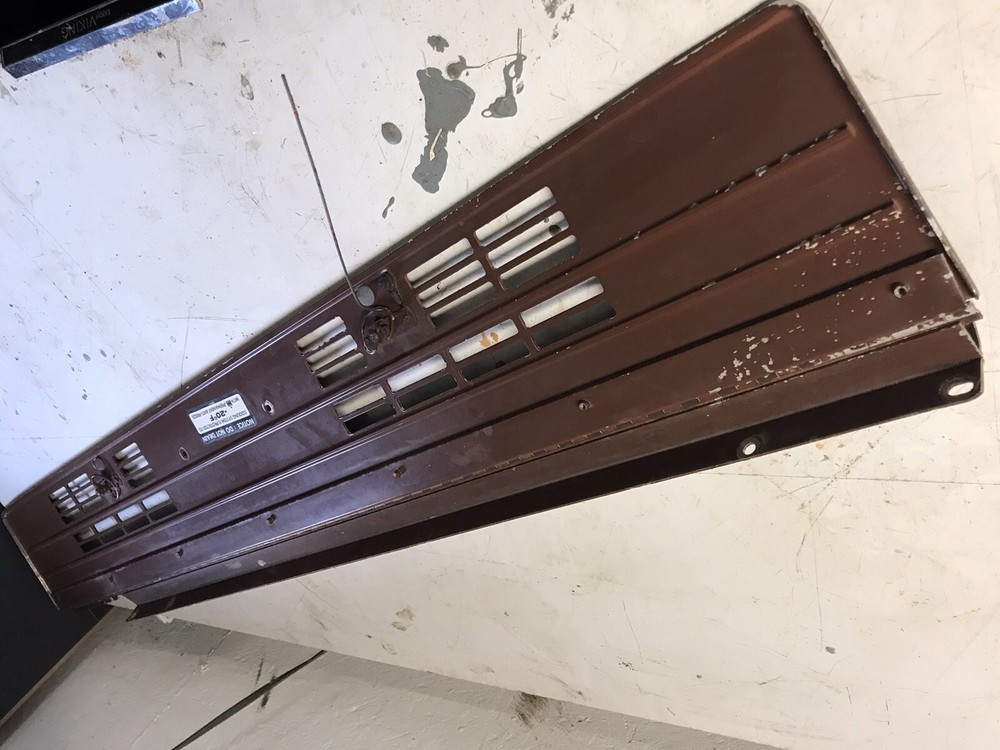 1983 International 9670 Radiator Access Panel