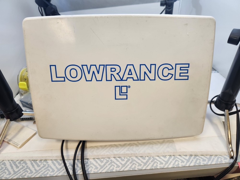 Lowrance LCX-113CHD Fish Finder 10" Color Display Chartplotter , WORKING !