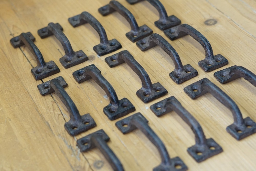 20 CAST IRON HANDLES RUSTIC DRAWER PULLS SMALL 3 5/8" LONG HOME KITCHEN WINDOW