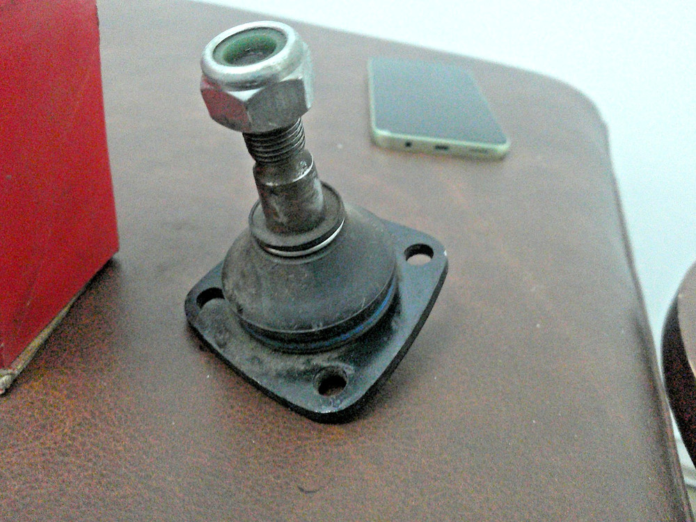 GENUINE LADA FRONT UPPER BALL JOINT SEE LISTING FOR FITMENT