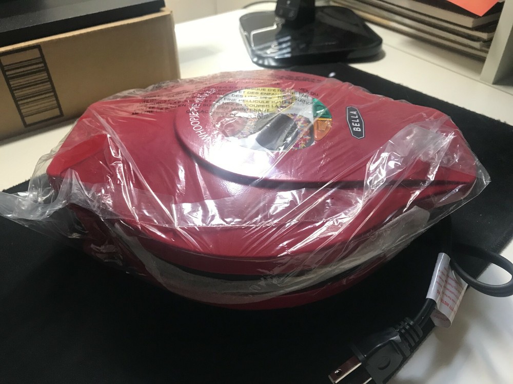 Bella Whoopie Pie Maker Red Item#:13521