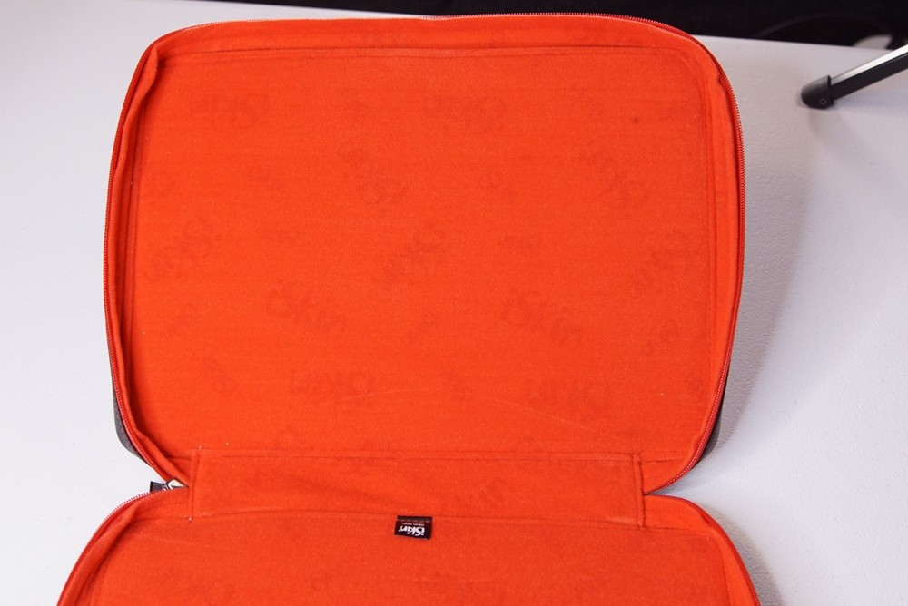 ISKIN SOHO Tablet Sleeve RED/Black