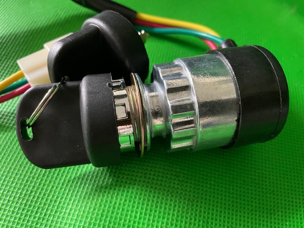 Quadzilla XRV 250 Buggy ignition key starter switch 3 wire plug with 2 keys.