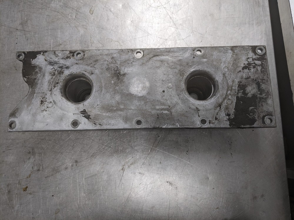 Valley Cap From 2002 Cadillac Escalade 6.0 12561107