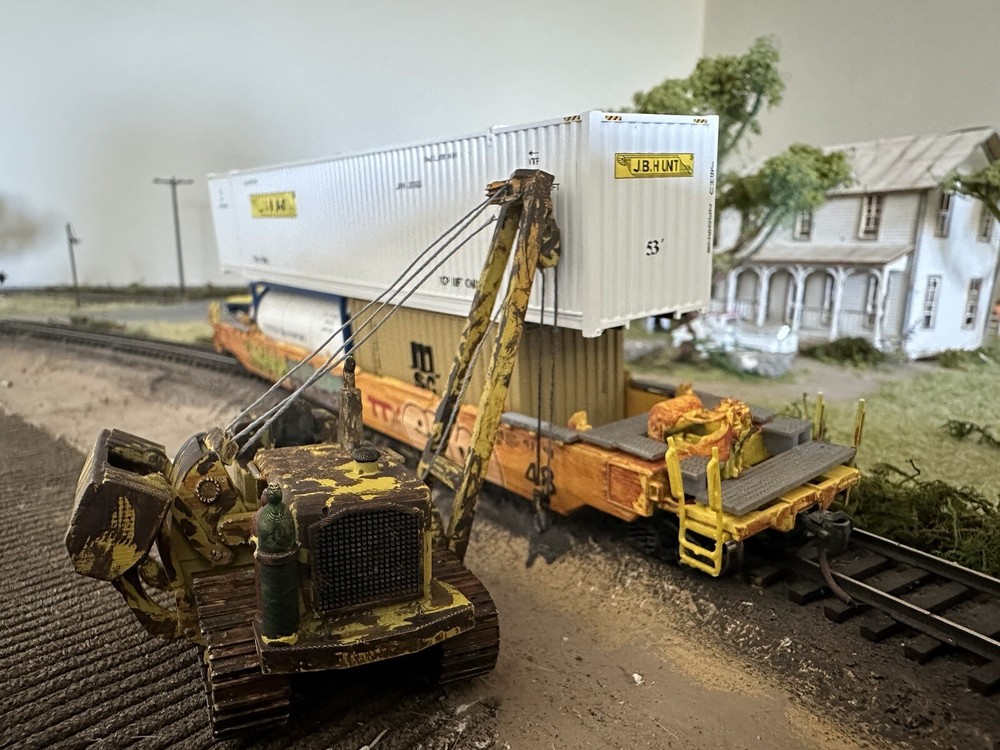 N Scale Dozer Cat 583 Pipe Layer Derail Rescue