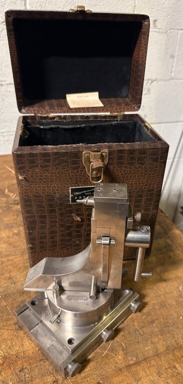 J & S RADIUS DRESSER