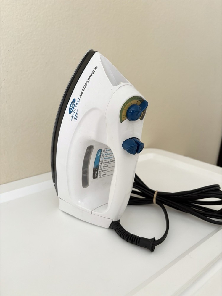 Black & Decker Quick ‘N Easy 380 Iron White 120V
