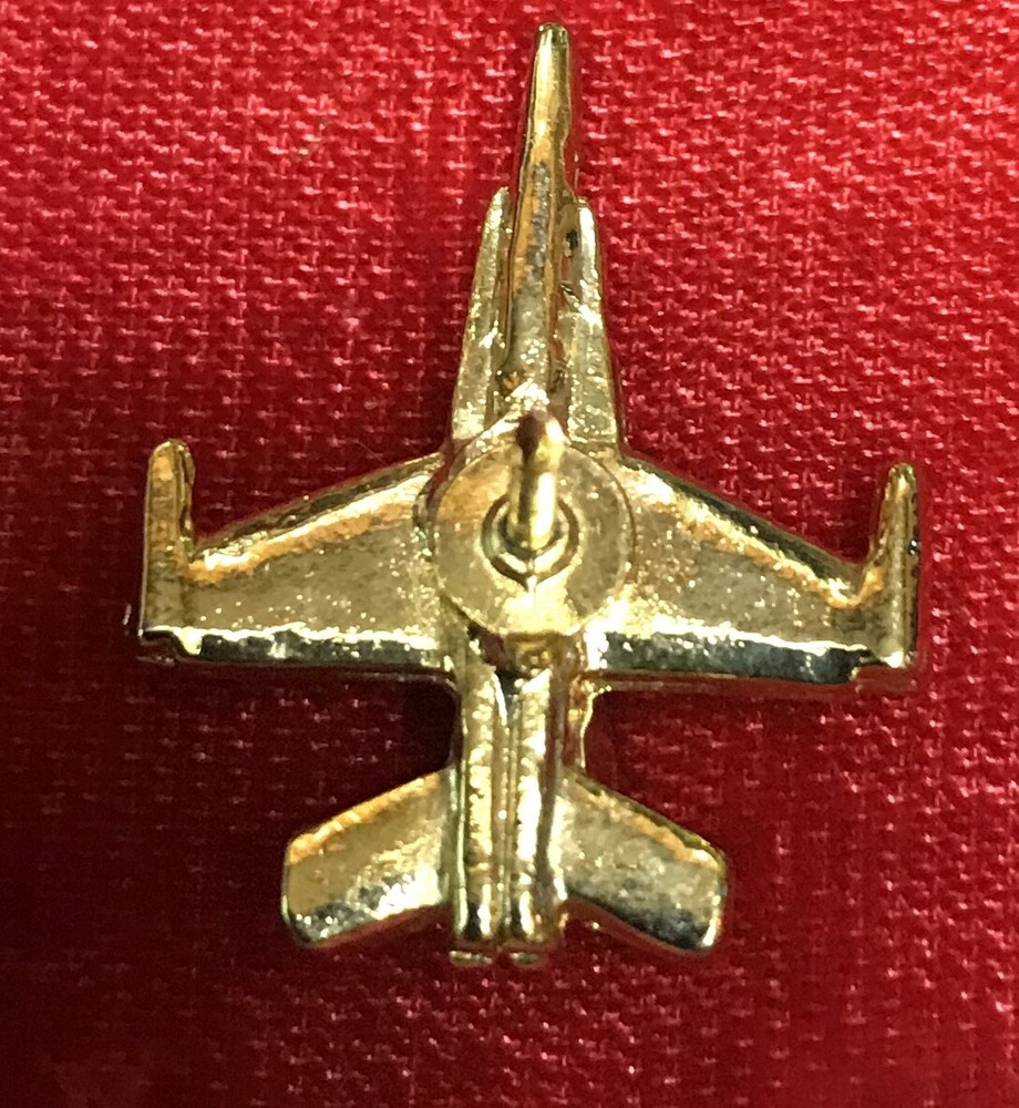 Vintage Jet Airplane lapel tie pin