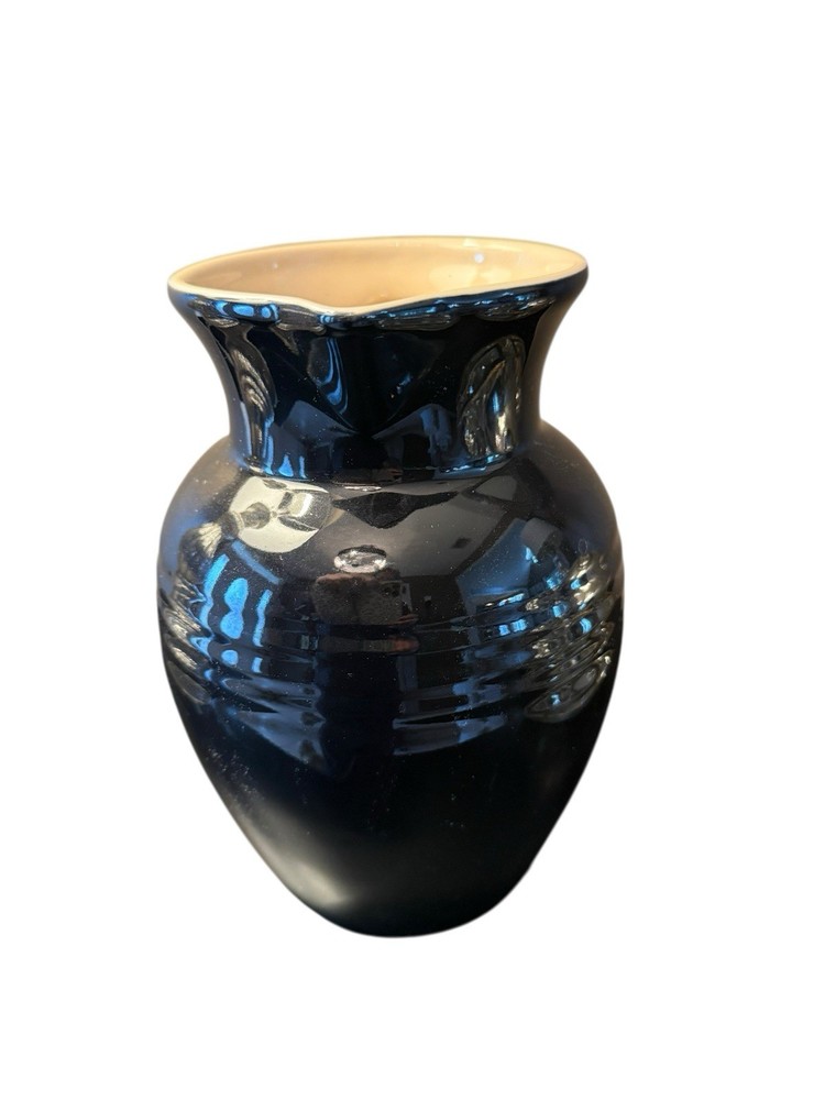 Le Creuset Black Stoneware 2Qt Pitcher