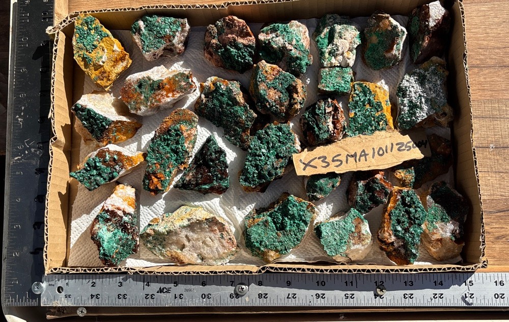 28 peace lot Malachite mineral specimens
