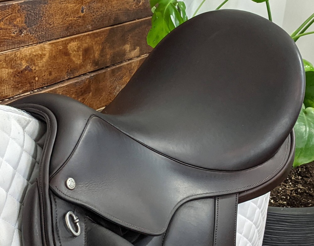 18" Stackhouse Dressage (2014) *Full Buffalo Leather*