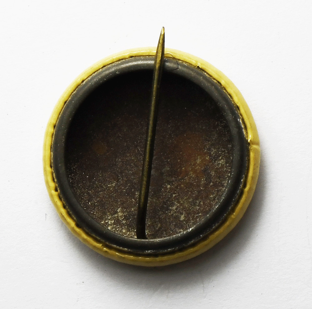 Vintage N.O.E. 1st Quarter Pinback Round 22mm