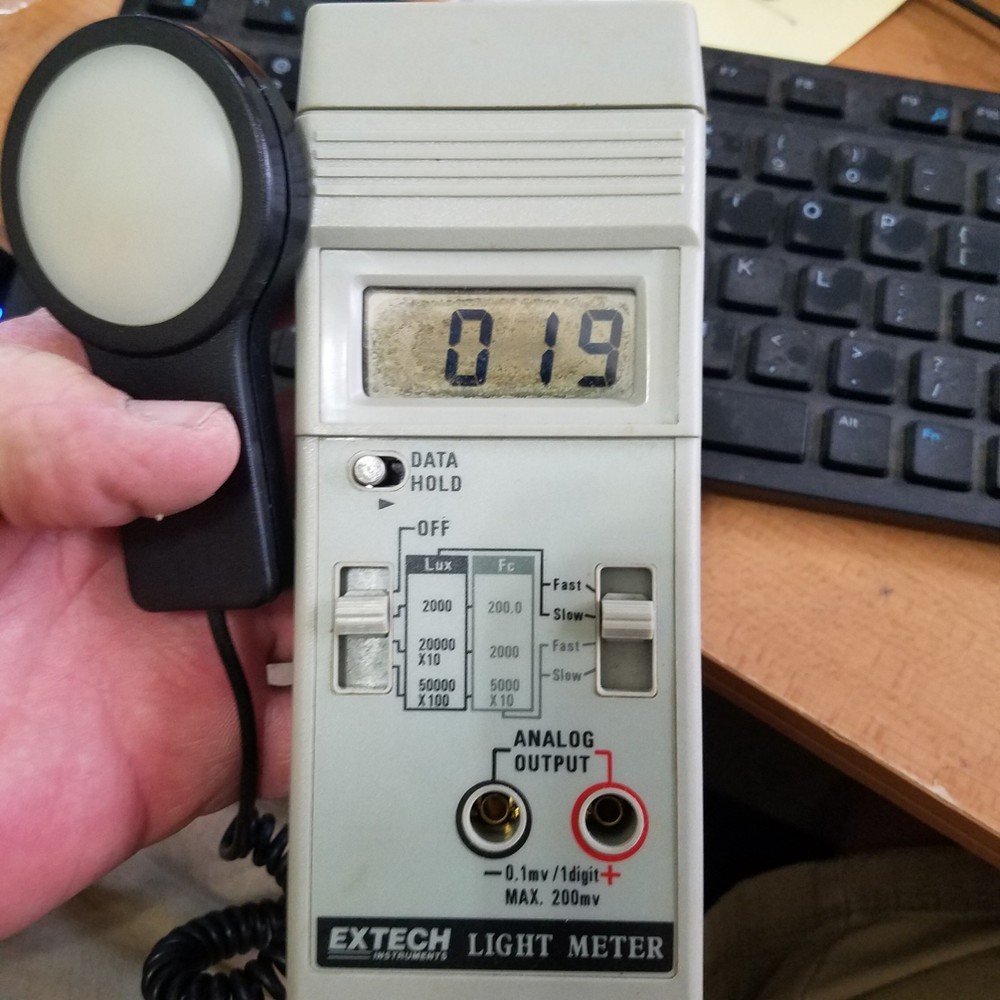 EXTECH Light Meter with Remote Sensor 0-50,000 Lux Analog/Digital Output