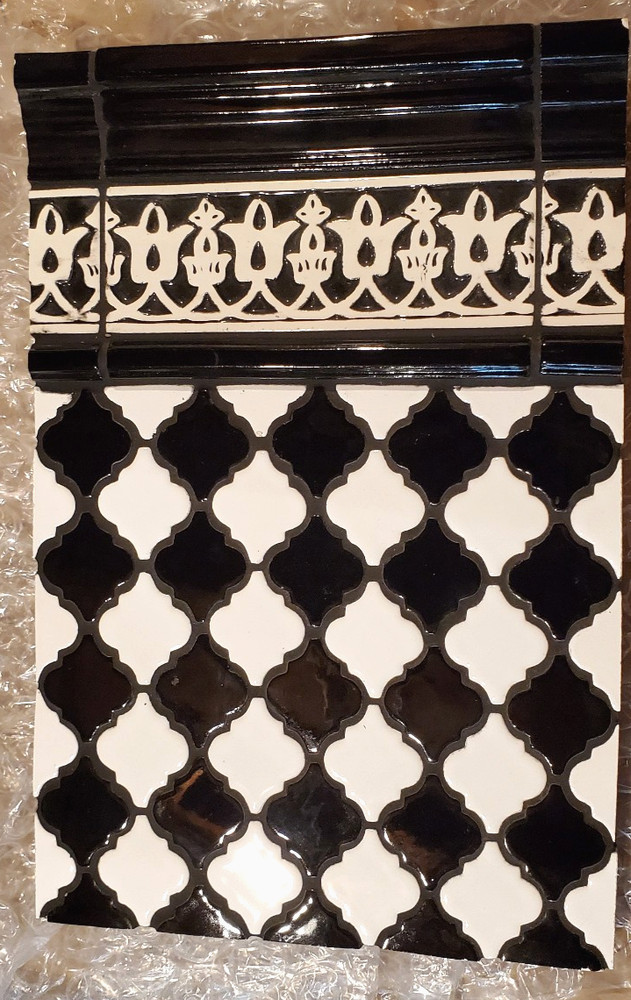 Black & White Ceramic Tile Retail Display Sample - Arabesquette Netted Checker