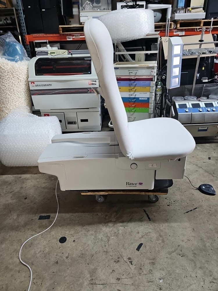 2018 Midmark Ritter 224 Exam Table WHITE 224-002