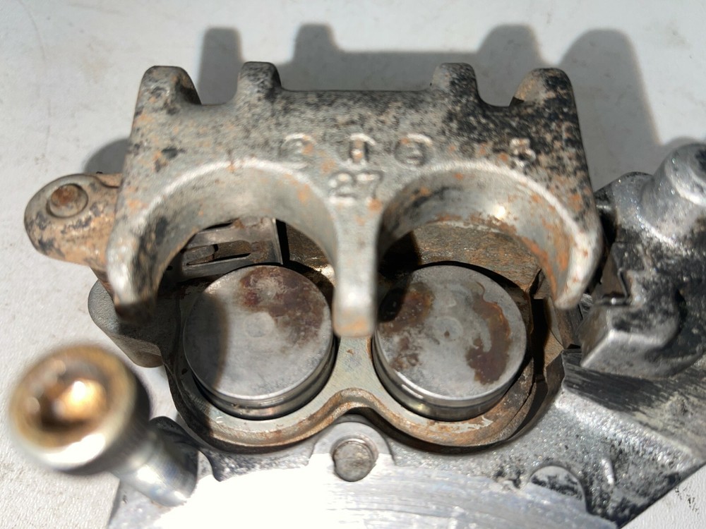2003 94-06 KAWASAKI KDX200 OEM FRONT CALIPER ASEMBLY