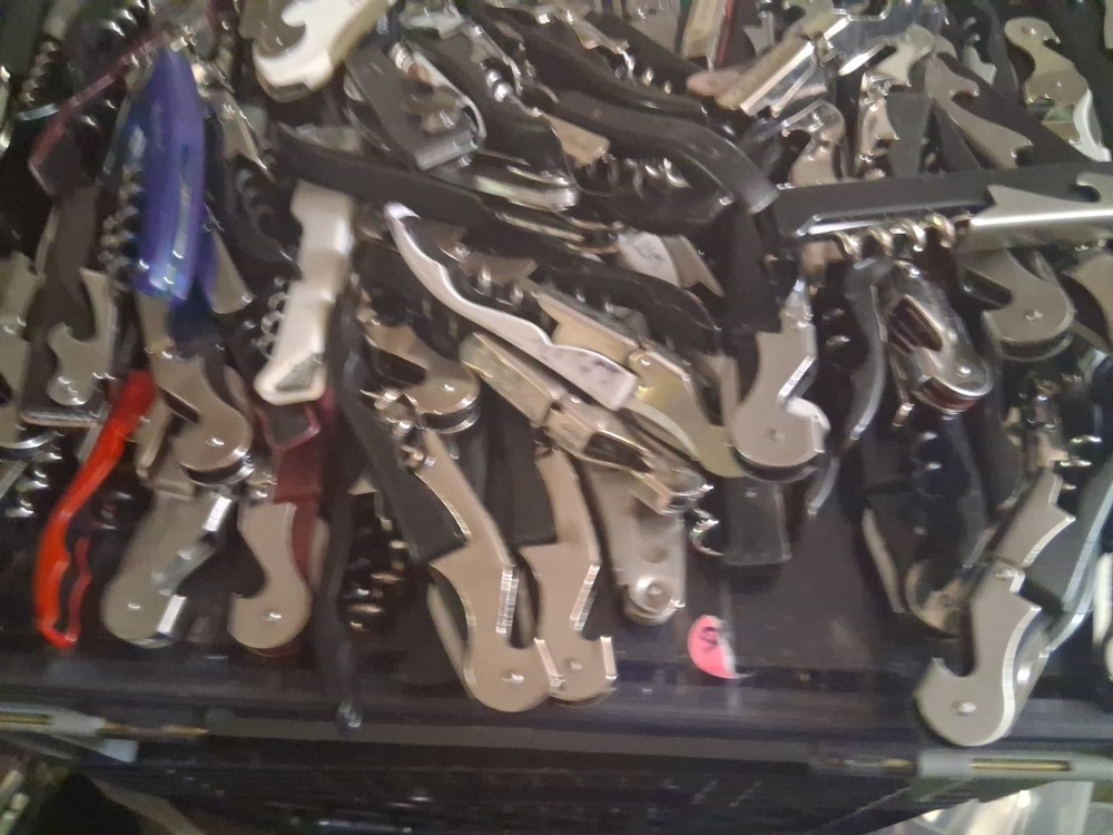 Assorted Pulltap Waiters Corkscrew Wine & Bottle Opener, Foil Cutter Lot 140x
