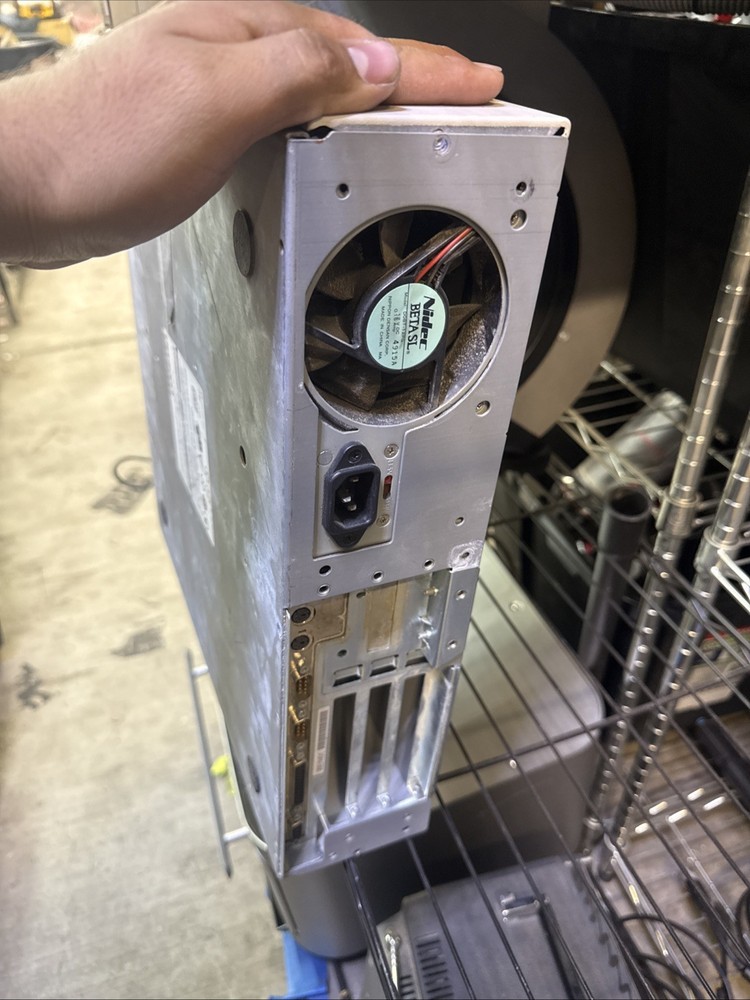 Vintage Compaq ProLinea 4/33S Desktop Computer - Powers-On - Needs Repair