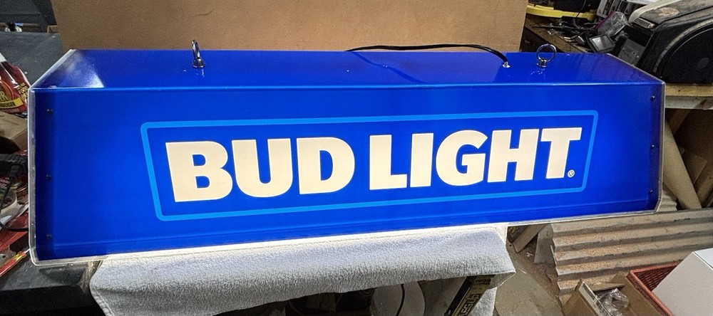 Bud Light Billiards Pool Table Light