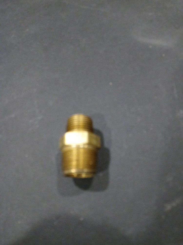 1/2NPT×3/8NPT REDUCING HEX NIPPLE(BRASS)