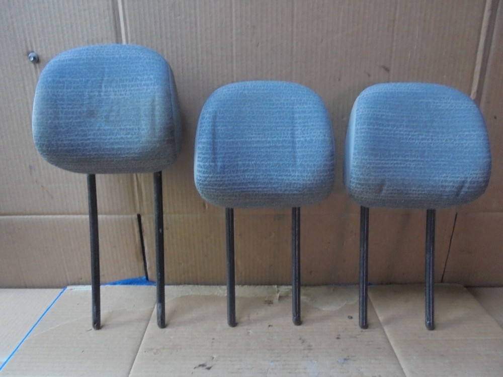 RENAULT TRAFIC 2010 X3 TEXTILE HEADRESTS