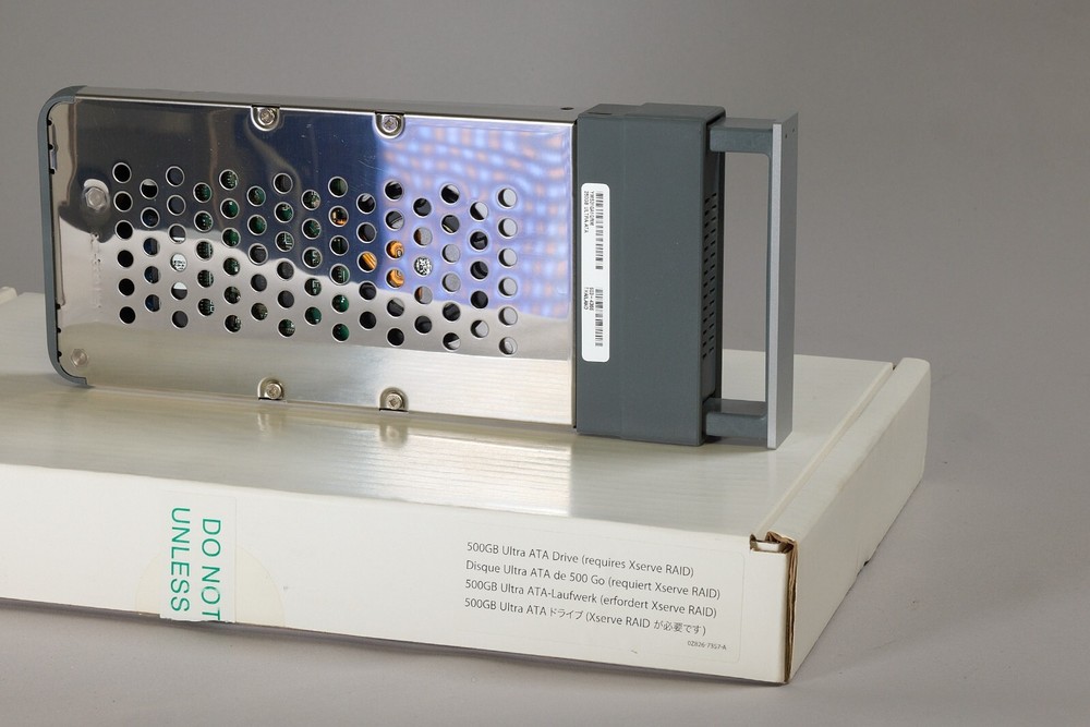 Apple X-Raid Kit includes,Power supply,Drive Module,Cooling Unit,RaidContlr