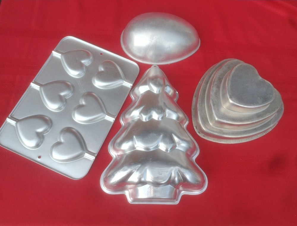 Wilton Christmas Tree Cake Pan + Valentine & Easter Egg  