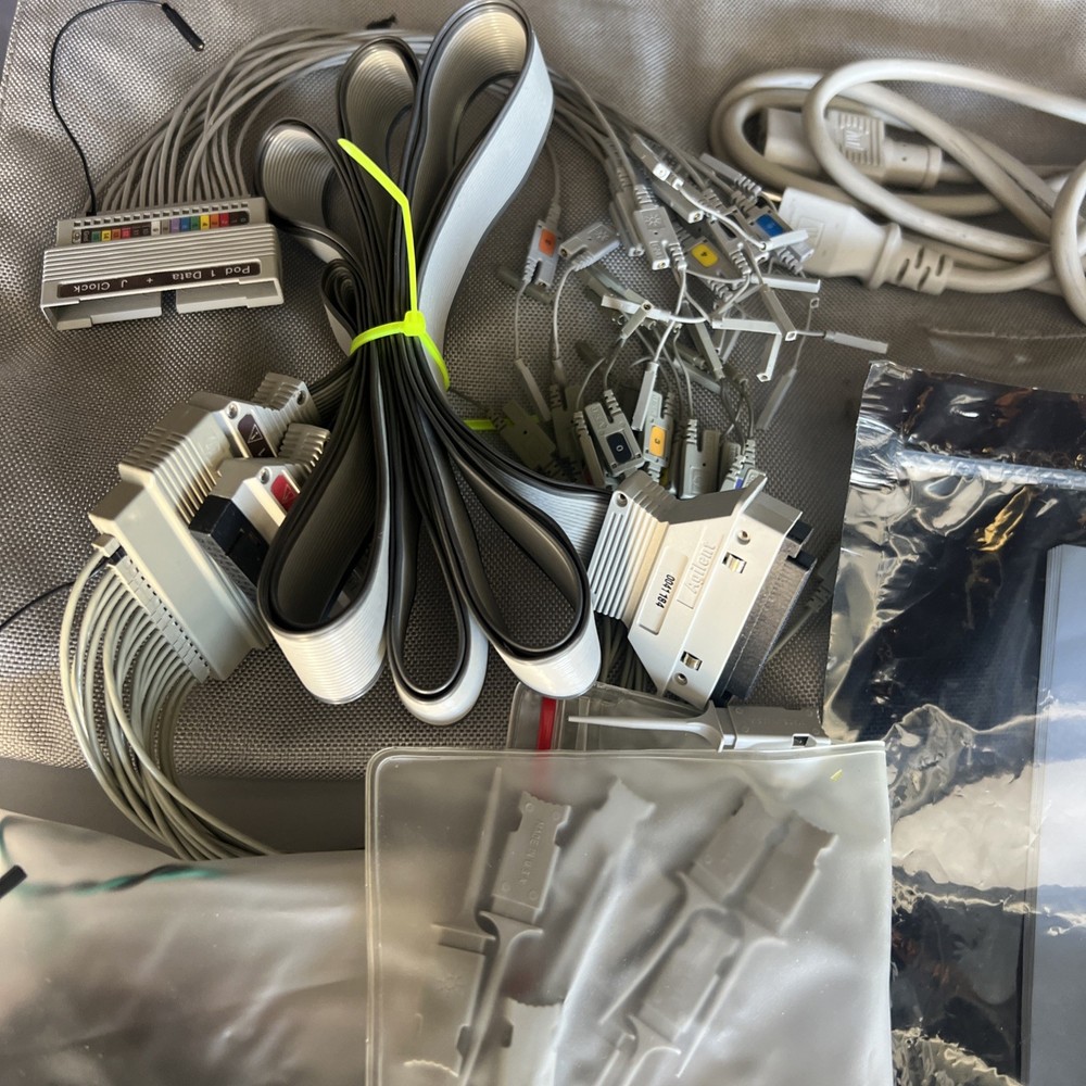AGILENT 16702B LOGIC ANALYSIS SYSTEM